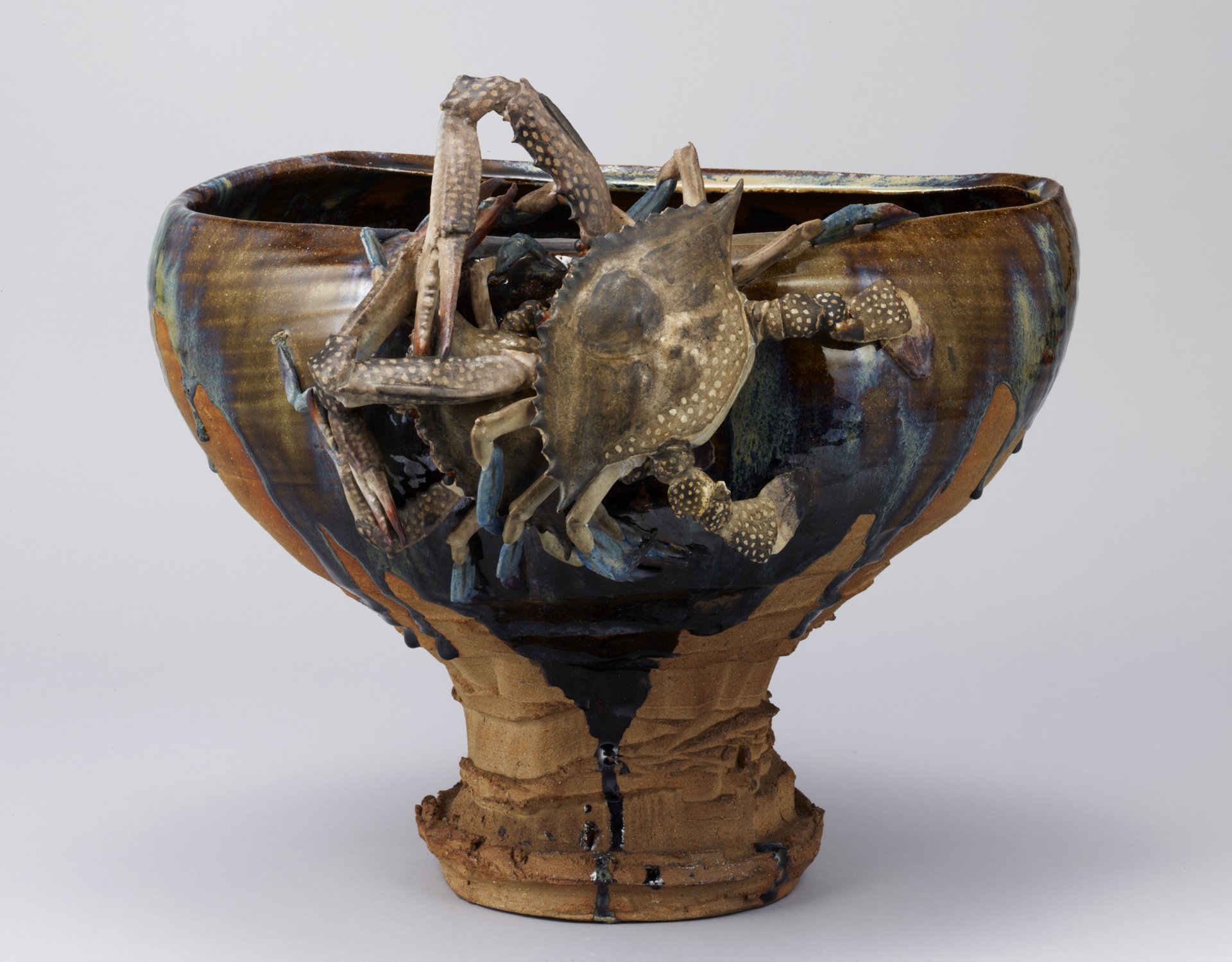 Footed Bowl with Crabs