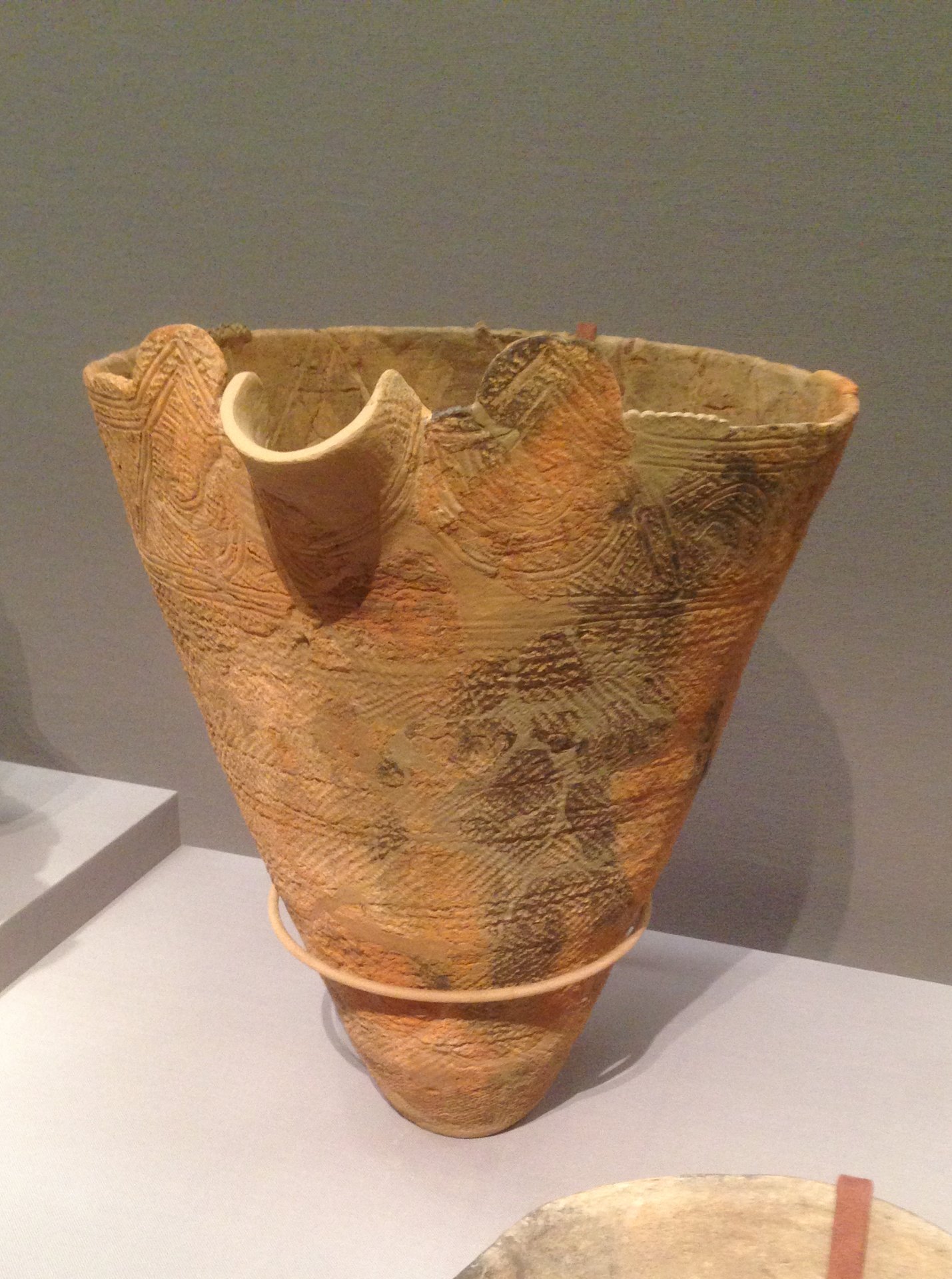 Deep bowl with a lip, Kamifukuoka shell mound