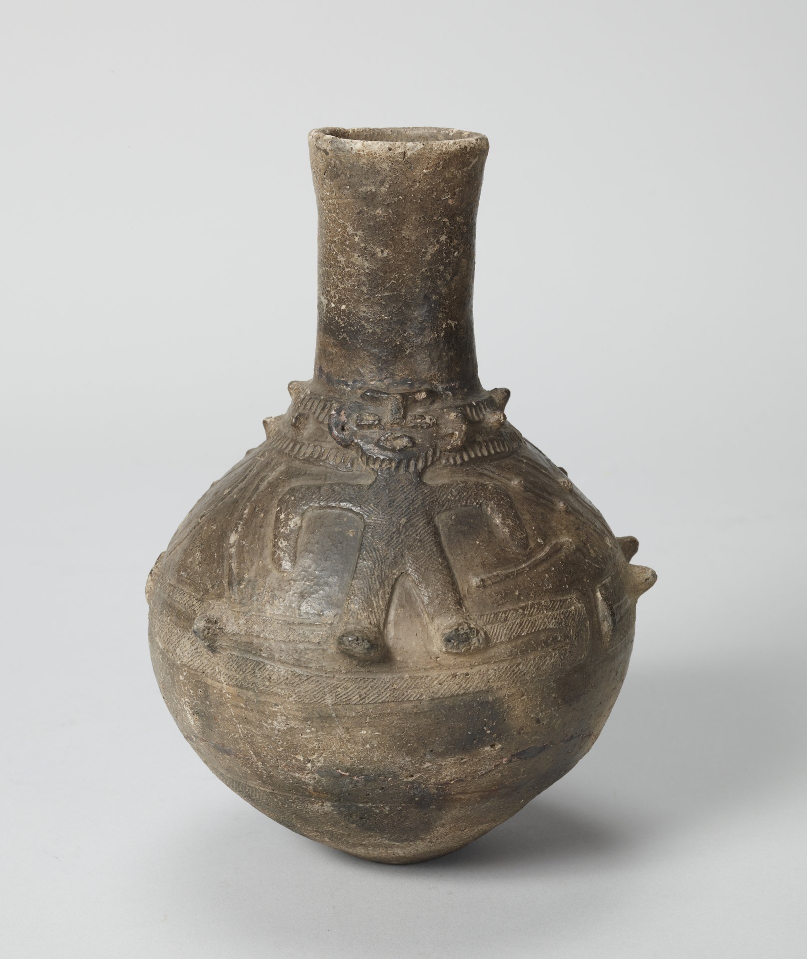 Jar with human-figure decoration, Tokoshinai